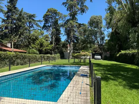 Lote en venta en PARQUE LELOIR 1054 mts. con pileta, quincho, luz y gas