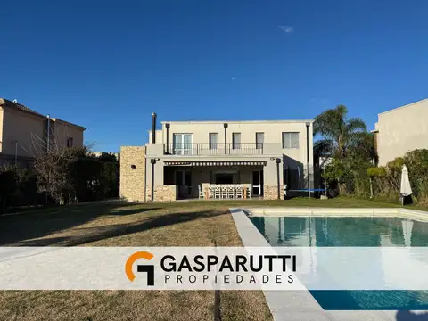 Casa en Venta con 6 cocheras