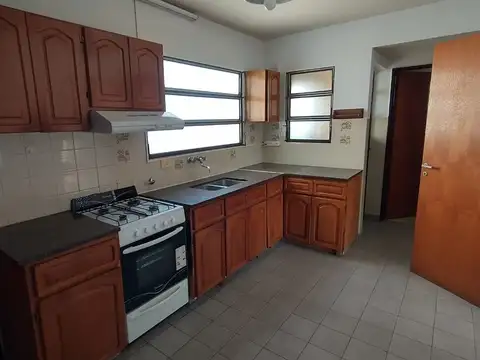 Departamento 5 ambientes con 2 baños