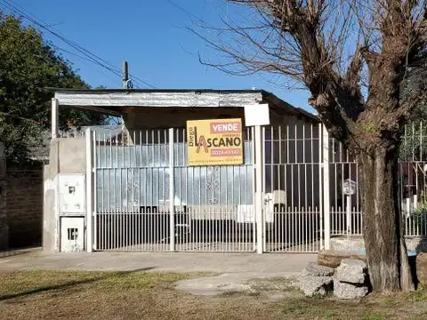 Vivienda sobre Sinclair 748, Glew, Alte. Brown