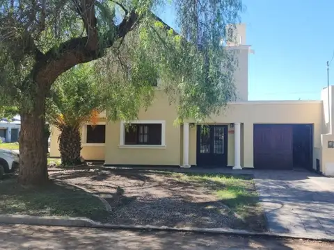 VENTA CASA 4 DORMITORIOS  B. PARQUE SAN ANTONIO