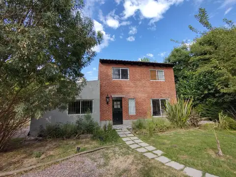 AUR. Venta. Casa 4 Ambiente. Con Pileta. Barrio Parque Sakura