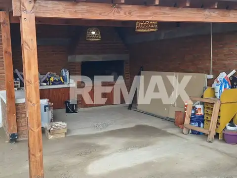 Casa 5 ambientes con 1 baño