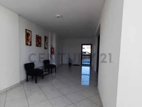 Belgrano 100, Piso 1