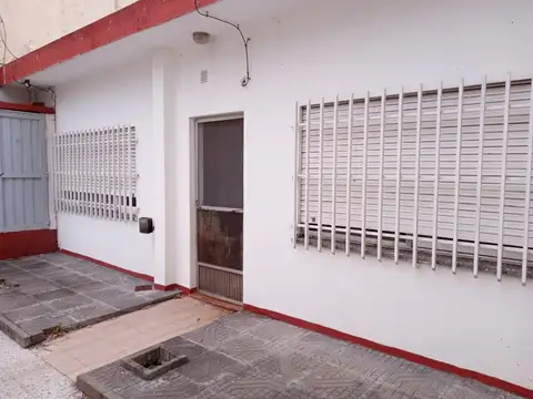 Casa + dpto   Muy buena ubicacion