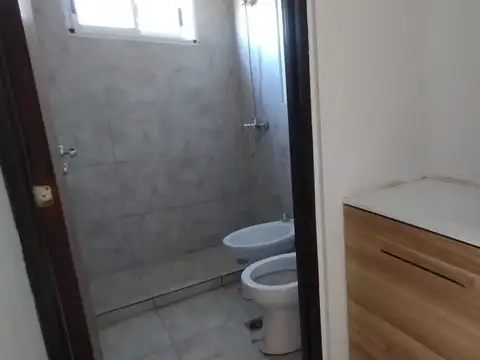 Casa en Alquiler con 2 cocheras