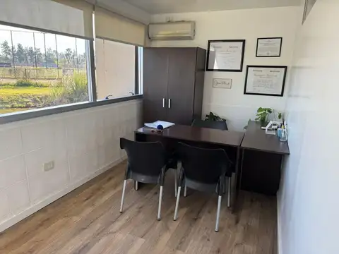 Oficina 4 ambientes con 1 baño