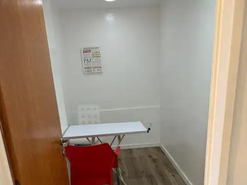 Oficina en Alquiler con 2 cocheras