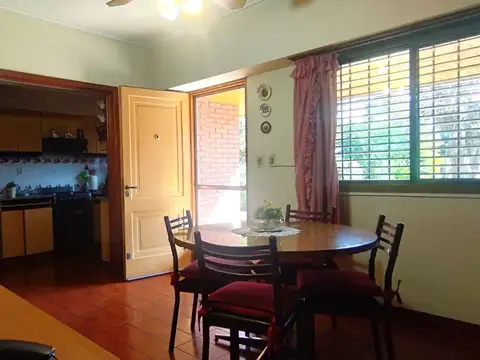 CASA EN VENTA 6 AMBIENTES JOSE MARMOL GRAN TERRENO