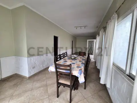 Depto Tipo Casa 3 ambientes con 2 baños