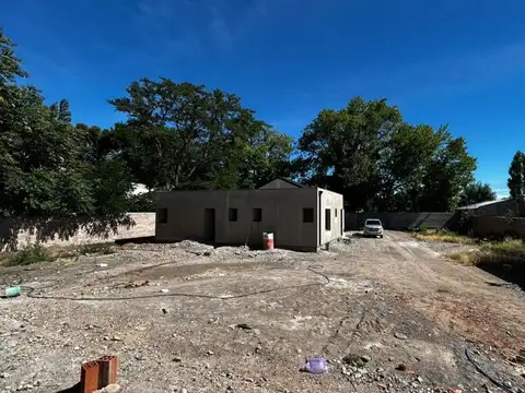 Casa 6 ambientes con 2 baños