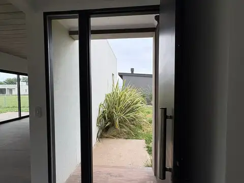 Casa en Venta en Lobos, USD 169.000
