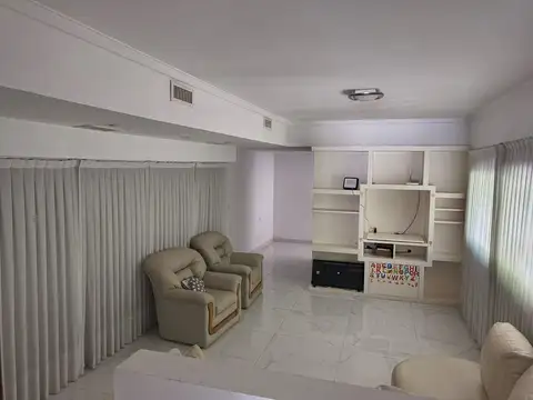 Aristóbulo del Valle, Florencio Varela.