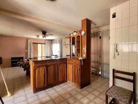 Casa 7 ambientes con 3 baños