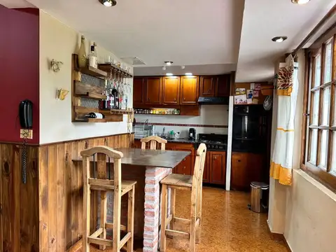 Casa 4 ambientes con 3 baños