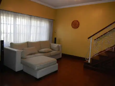 Avenida Juan Bautista Vago 800