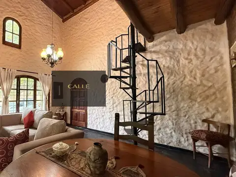 Casa 6 ambientes con 2 baños