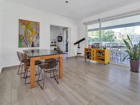 Casa 7 ambientes con 3 baños