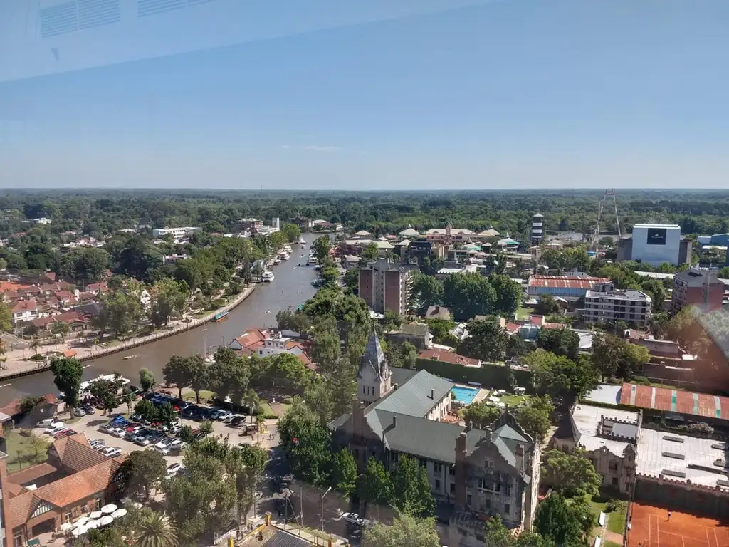 Torres Cardon en Tigre Centro