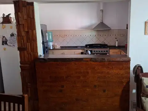 Casa 5 ambientes con 1 baño