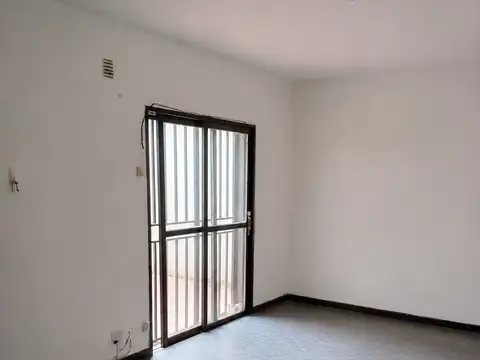 Departamento monoambiente en venta con patio