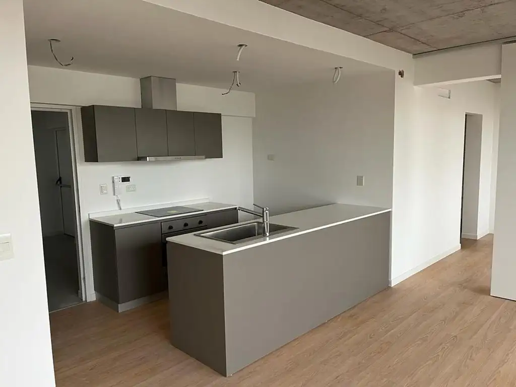 J Ramirez De Velasco 100