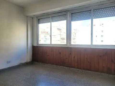 Arenales  al 2000 Piso 7 Frente