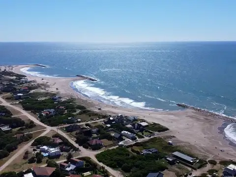 VENTA CASA 3 AMB A PASOS DEL MAR, MAR CHIQUITA.   