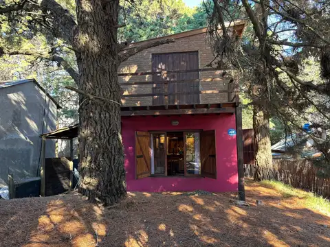 Hermosa casa en venta de tres ambientes en Mar azul