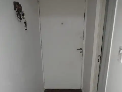 3 ambientes, frente con balcón, súper luminoso, living comedor, 2 dormitorios con plac., cocina lav