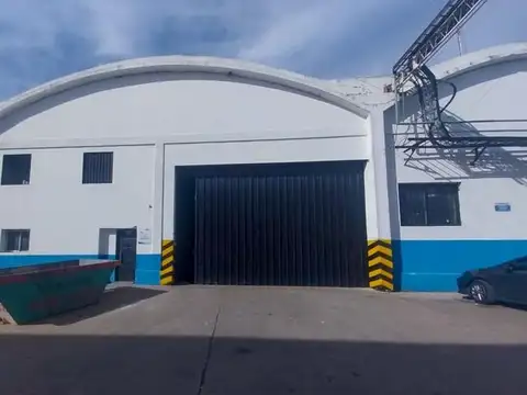 Excelentes naves industrial de 3000 m2 cubiertos en Hurlingham