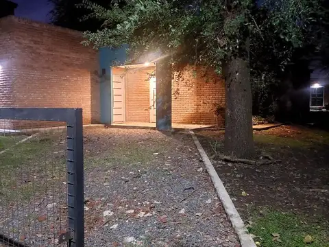 Casa 3 ambientes con 2 baños