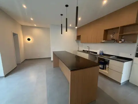 Casa en Venta en Castelar Norte, USD 210.000