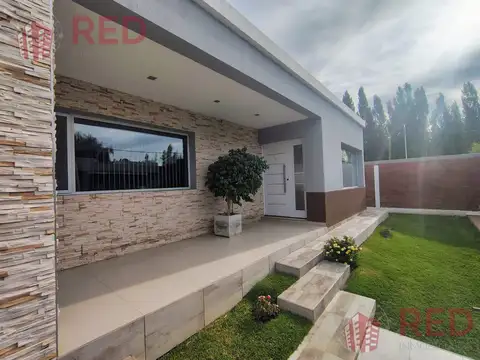 Casa 6 ambientes con 4 baños