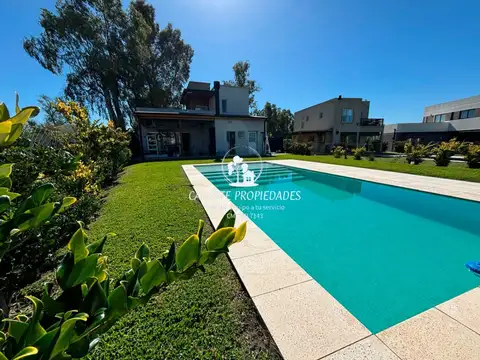 Casa en venta de 3 dormitorios y pileta. Santa Elena. Pilar.