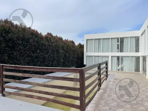 VENTA | CASA 4 AMBIENTES | PILETA |  RUMENCO  | u$s200000 + FINANCIACIÓN