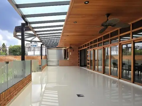 Venta Casa con Cochera, Piscina, Vestidor en Villa Devoto