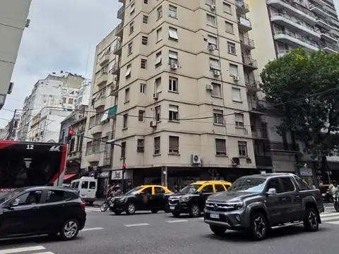 Departamento 4 ambientes en venta en Viamonte al 1700 San Nicolás CABA