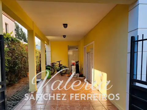 Casa 5 ambientes con 4 baños