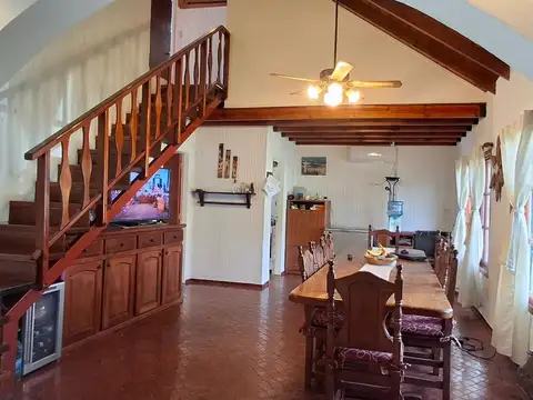 Casa en Venta con 2 cocheras
