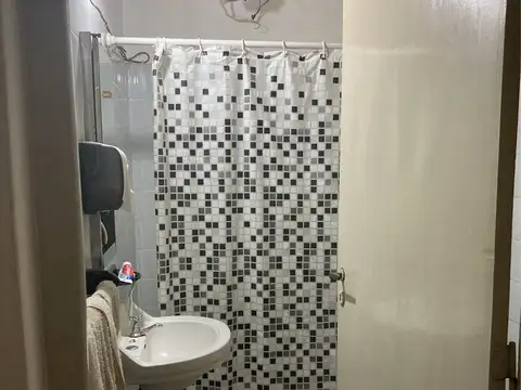 Casa 2 ambientes con 1 baño