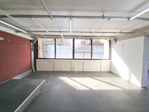 Oficina en Alquiler con 2 cocheras