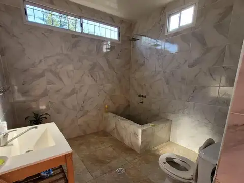 Casa 4 ambientes con 1 baño
