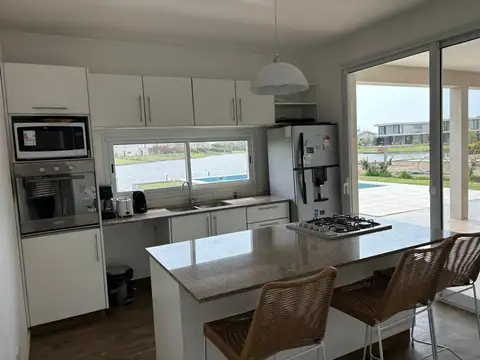 Casa en Alquiler al Noroeste