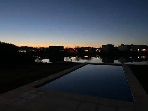 Casa en Alquiler de 4 dormitorios