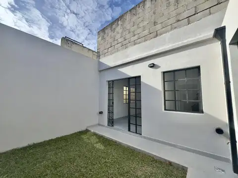 Depto Tipo Casa en Venta en Olivos, USD 149.000