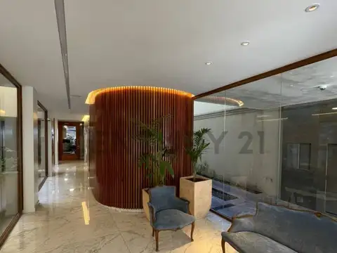 44 entre 11 y 12. Dúplex en altura, terraza y quincho propios.