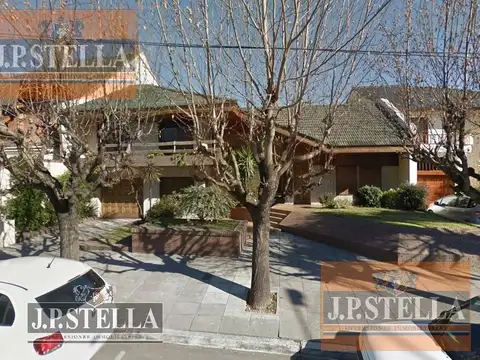 Casa 5 AMB C/ Garage, Quincho y Parque Lote 777 m² 263m² Cubiertos - S.Justo (Ctro)