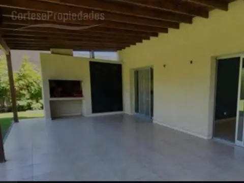 Casa en Alquiler al Norte