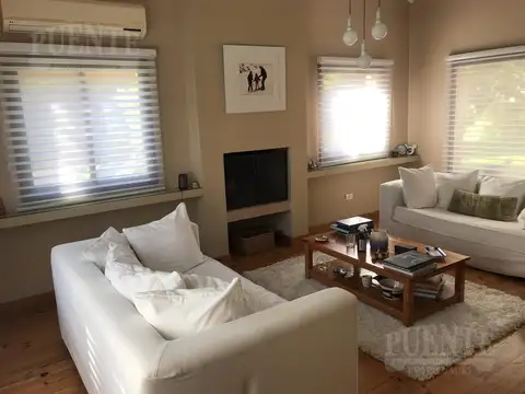 Casa en Venta con 1 cochera